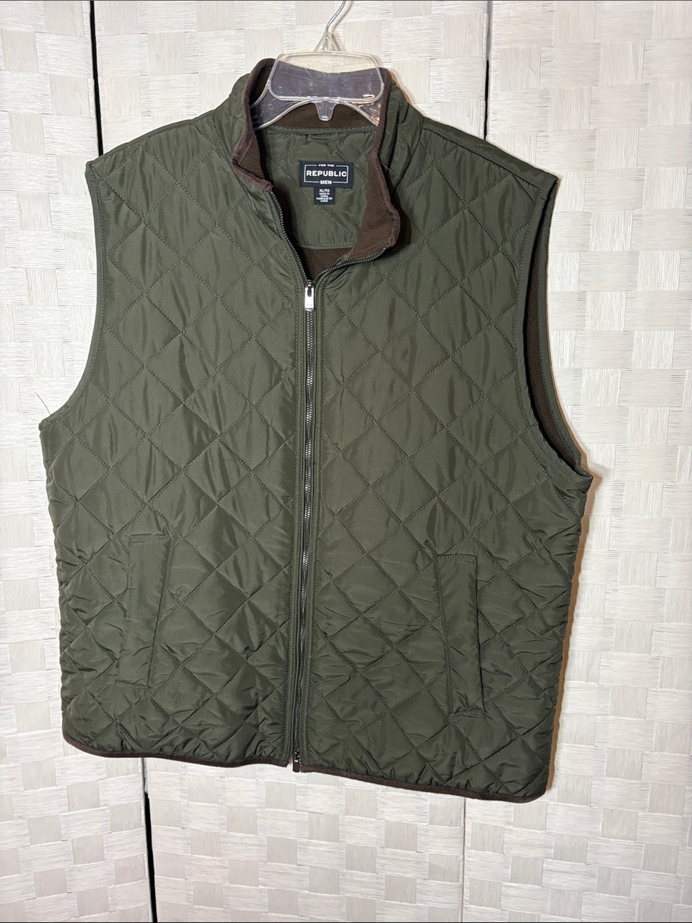 For the Republic men Quilted Men's Vest - Olive Green